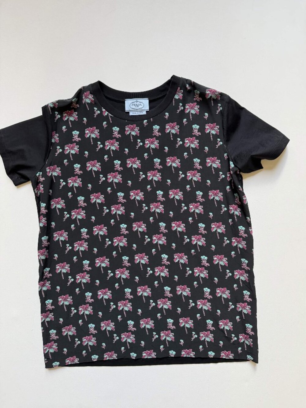 Prada Women's M Black Cotton Rose Print T-Shirt